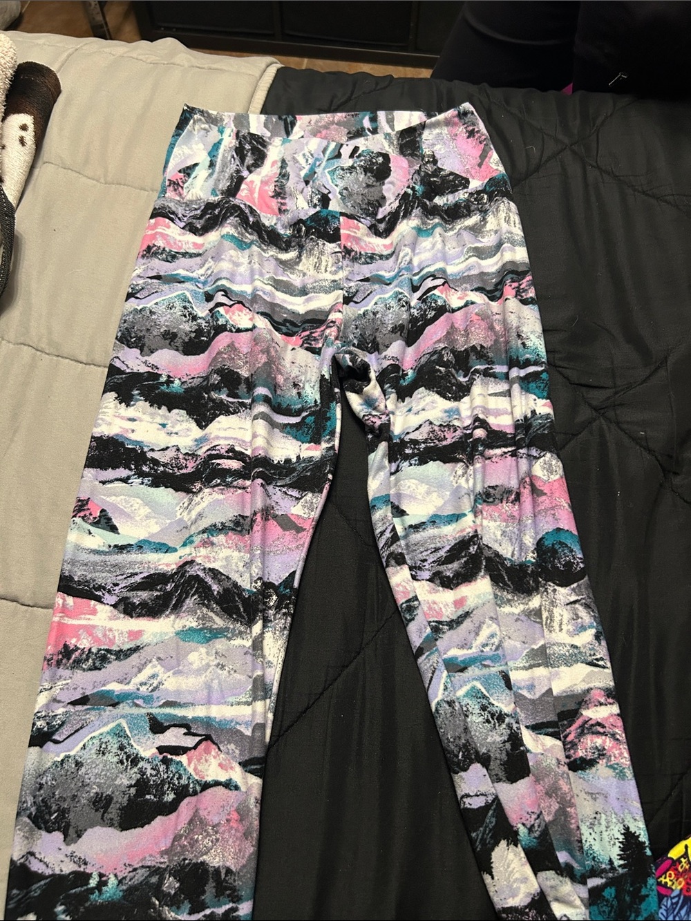 No Boundaries Multicolor Mountain-Print Leggings - Pink, Purple, Blue, Black